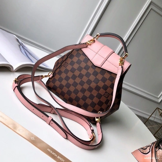 WIS CHANELapton Vuitton Louis Backpack 0826